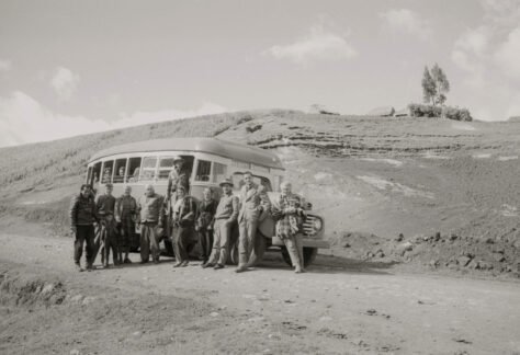 exposición entre dos culturas